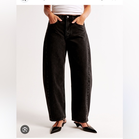 Reformation Denim - Reformation Val 90s Mid Rise Straight Leg Black Denim Jeans 27 size women’s